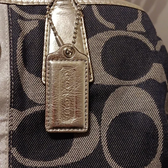 RARE Coach Denim Kisslock EUC β¨οΈ - Picture 9 of 11